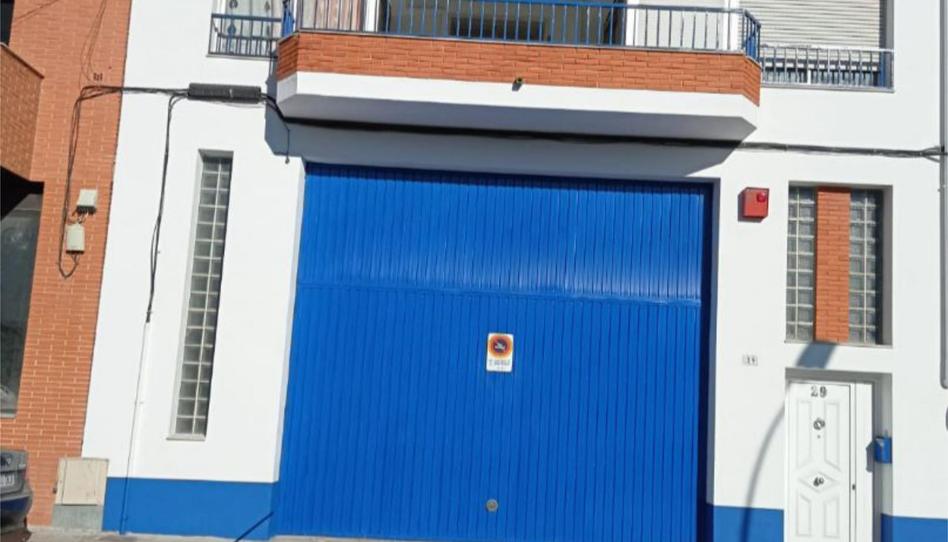 Foto 1 de Casa adosada en venda a Travessia Barcelona, 9, Móra d'Ebre, Tarragona