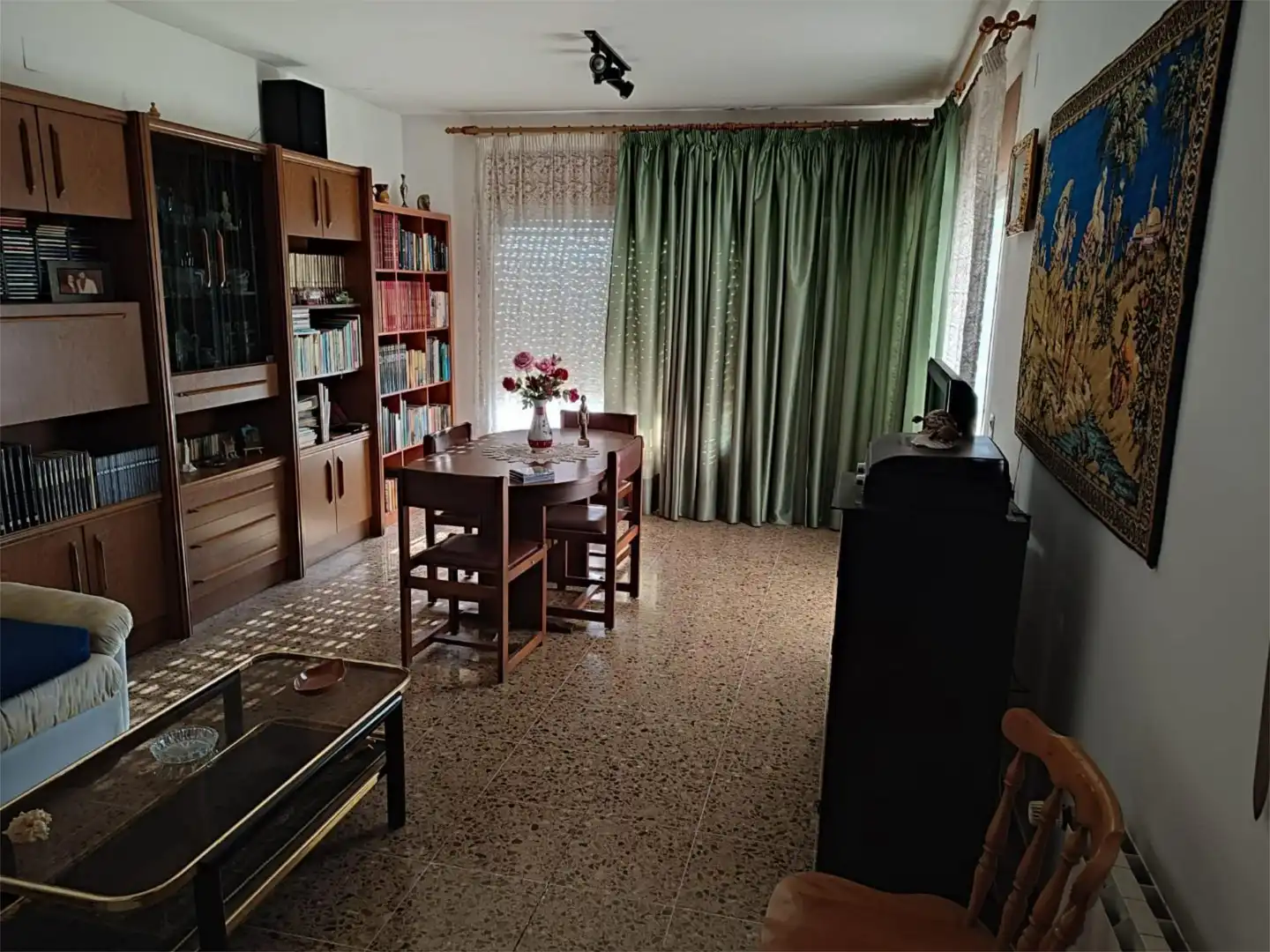 Casa adosada en venta en Travessia Barcelona, 9, Móra d'Ebre Sala de estar de Casa adosada en venta en Móra d'Ebre con Aire acondicionado, Calefacción y Terraza