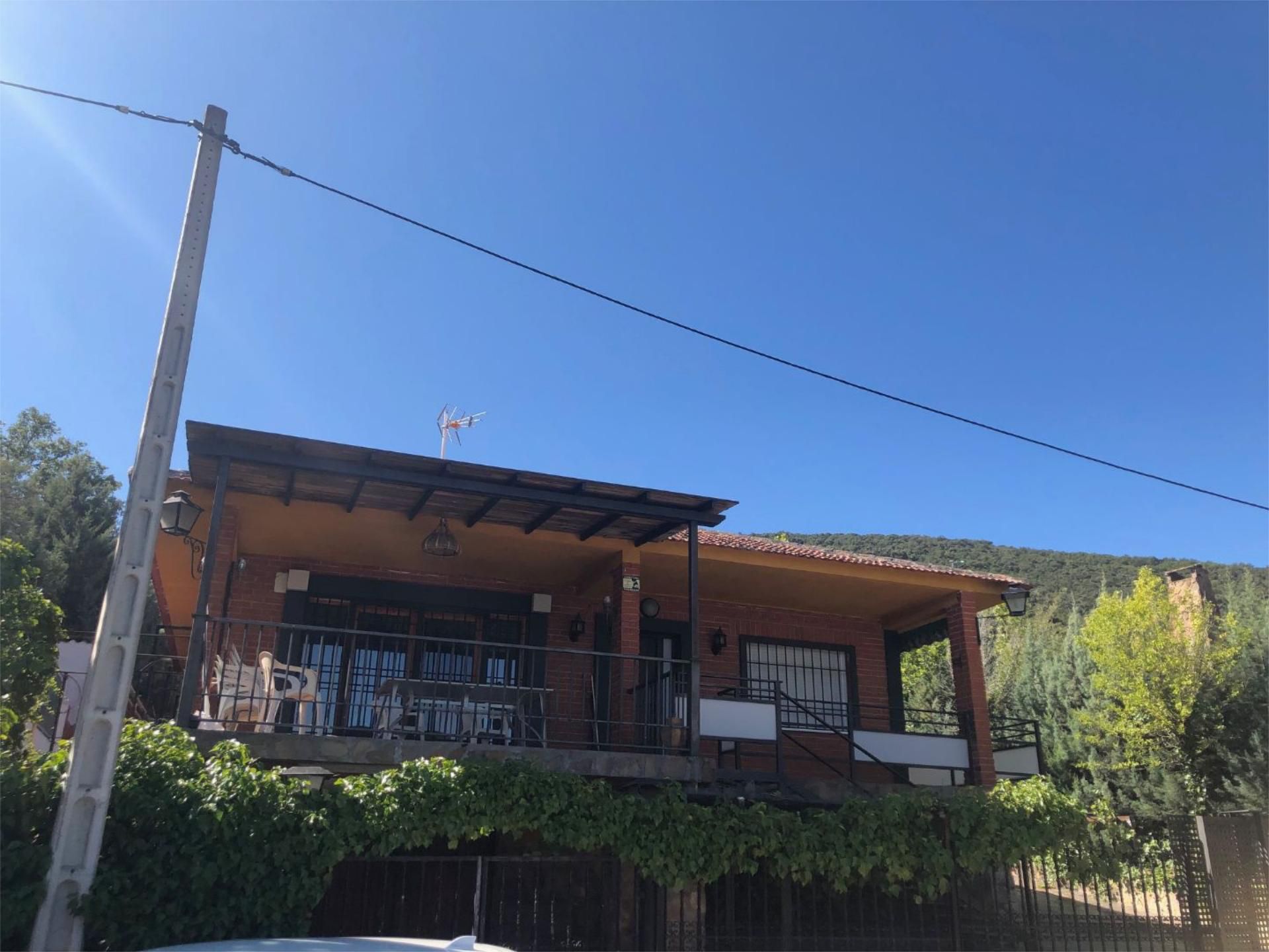 Exterior view of House or chalet for sale in Retuerta del Bullaque  with Air Conditioner, Heating and Private garden