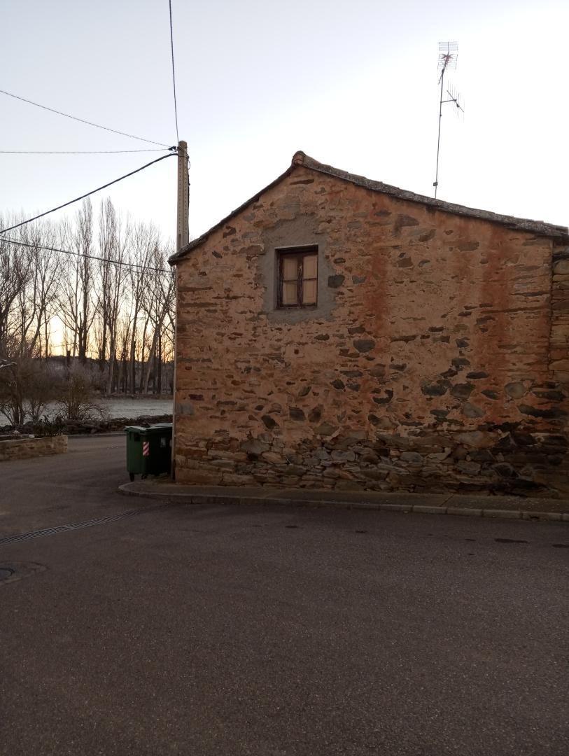 Exterior view of Country house for sale in Val de San Lorenzo