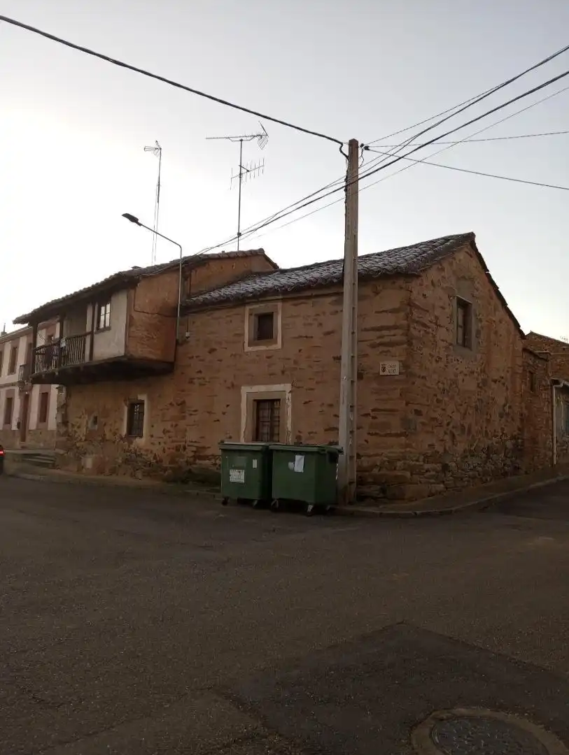 Country homes for sale in Calle Real, 13, Val de San Lorenzo Exterior view of Country homes for sale in Val de San Lorenzo