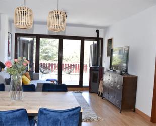 Sala d'estar de Pis en venda en Sierra Nevada amb Terrassa i Balcó