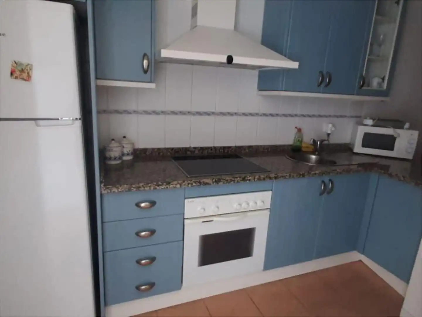Attic for rent in Paseo del Pradillo, 21, Zahara Pueblo Kitchen of Attic for rent in Zahara de los Atunes with Private garden, Terrace and Swimming Pool