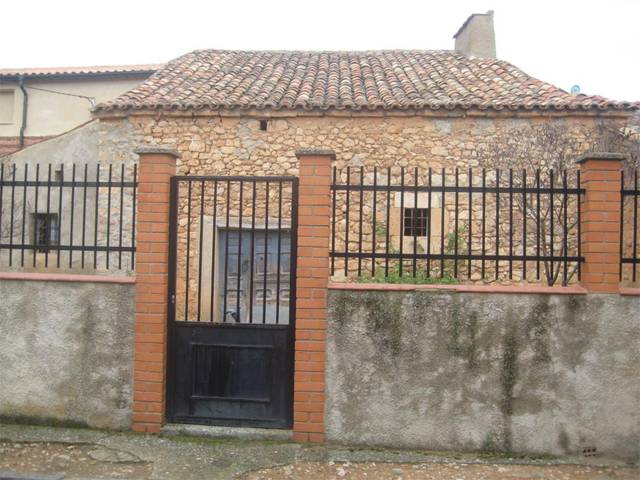 Casa adosada en Venta en Calle el Humilladero, 24 en Caltojar