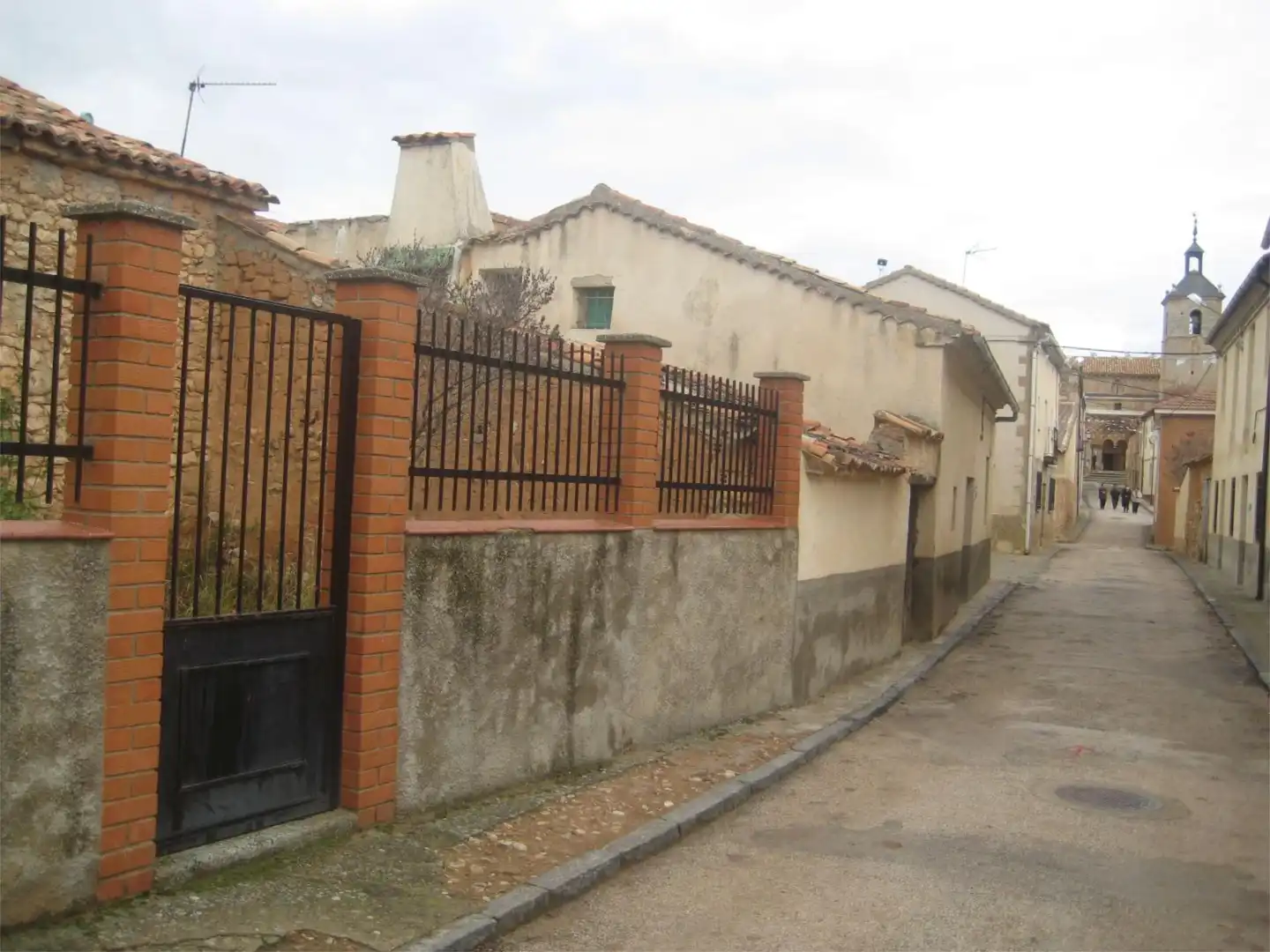 Casa adosada en venda a Calle el Humilladero, 24, Caltojar Vista exterior de Casa adosada en venda en Caltojar