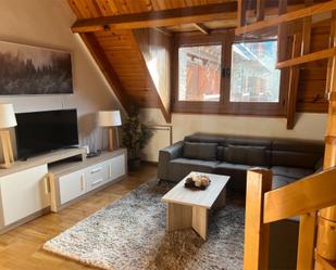 Sala d'estar de Casa adosada en venda en La Vall de Boí amb Terrassa i Balcó