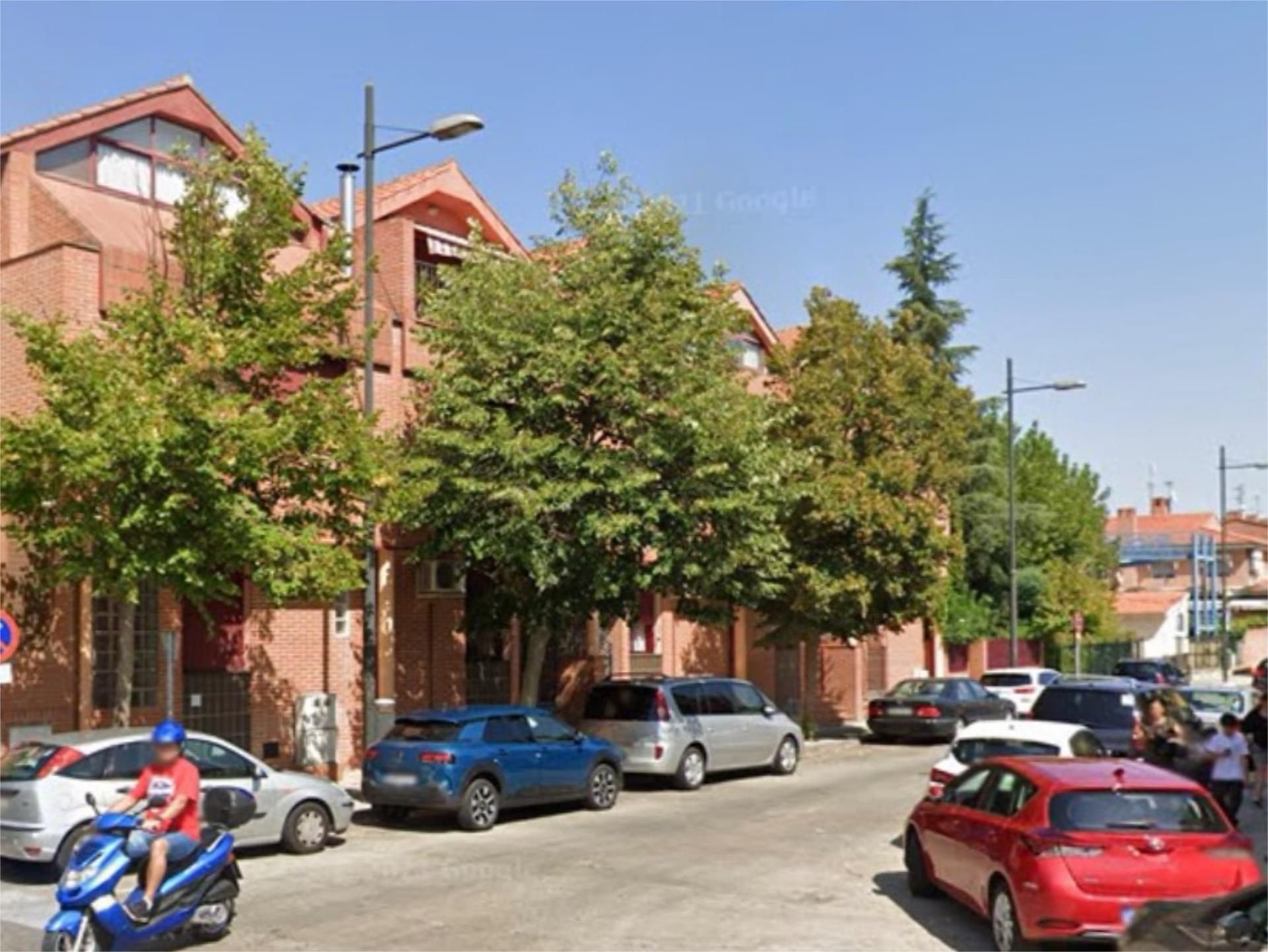 Vista exterior de Casa o xalet en venda en Talavera de la Reina amb Aire condicionat, Terrassa i Balcó