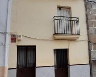 Vista exterior de Casa adosada en venda en Cilleros amb Terrassa, Moblat i Balcó