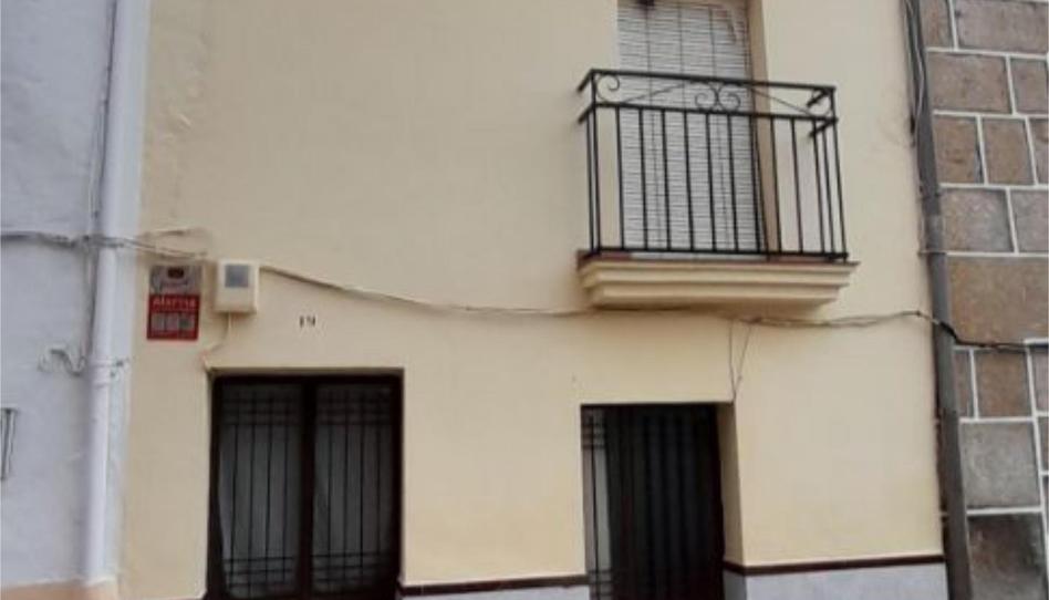 Foto 1 de Casa adosada en venta en Calle Hernán Cortés, 17, Cilleros, Cáceres