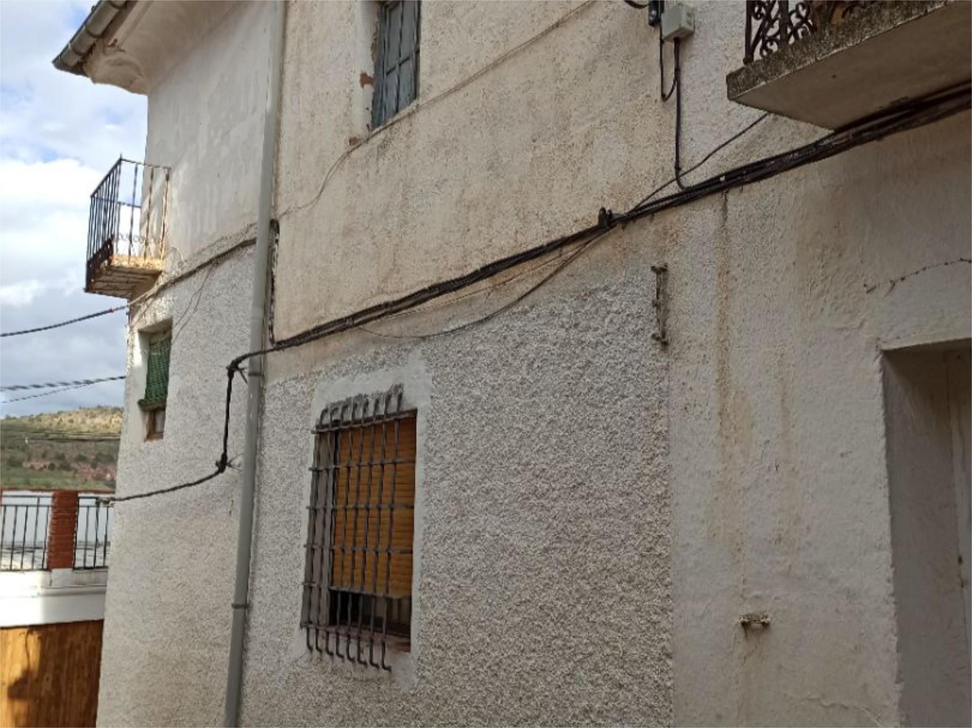 Vista exterior de Casa adosada en venta en Alcaraz con Jardín privado y Balcón