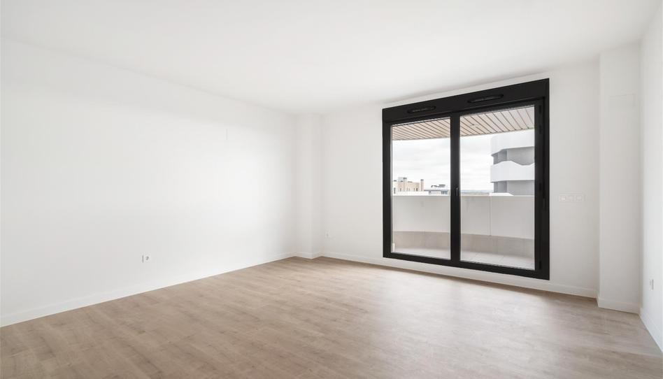 Photo 1 from new construction home in Flat to rent in Calle María Pita, 14, El Cañaveral, Madrid