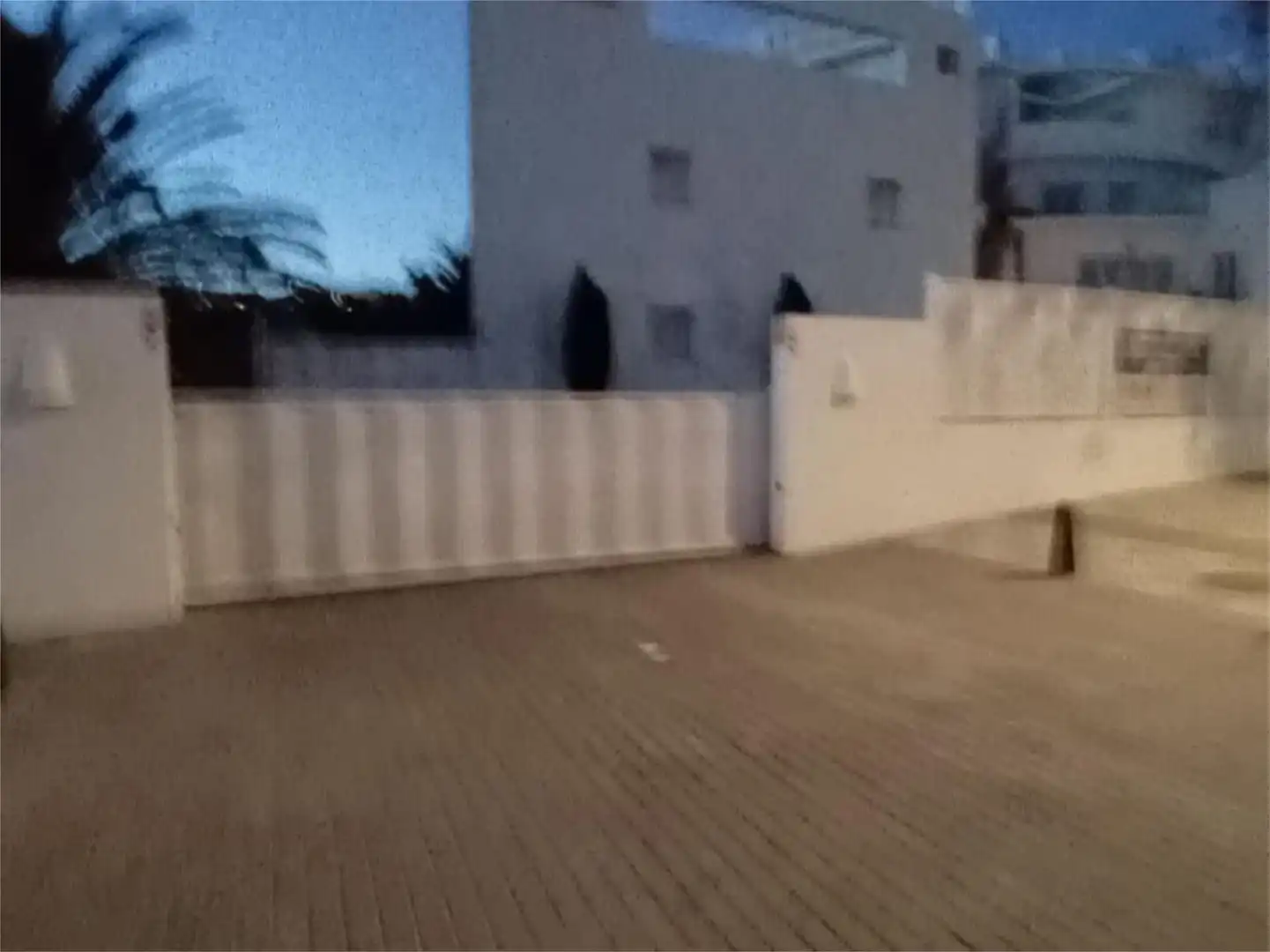Außenansicht von Wohnung zur Miete in Sotogrande mit Klimaanlage, Heizung und Terrasse