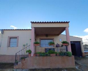 Exterior view of House or chalet for sale in Almendralejo  with Private garden, Terrace and Storage room