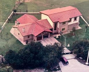 Vista exterior de Casa o xalet en venda en Reinosa amb Terrassa i Balcó