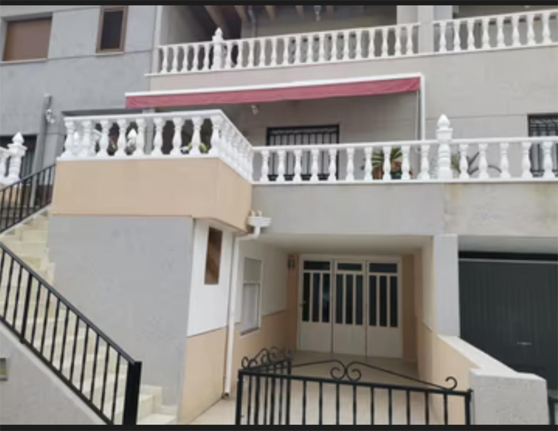 Exterior view of Single-family semi-detached to rent in Jacarilla  with Air Conditioner, Terrace and Balcony