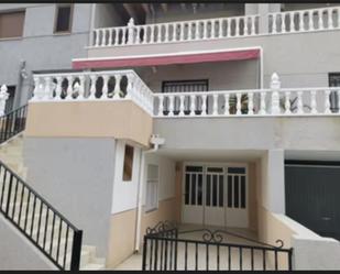 Exterior view of Single-family semi-detached for sale in Jacarilla  with Air Conditioner, Terrace and Balcony