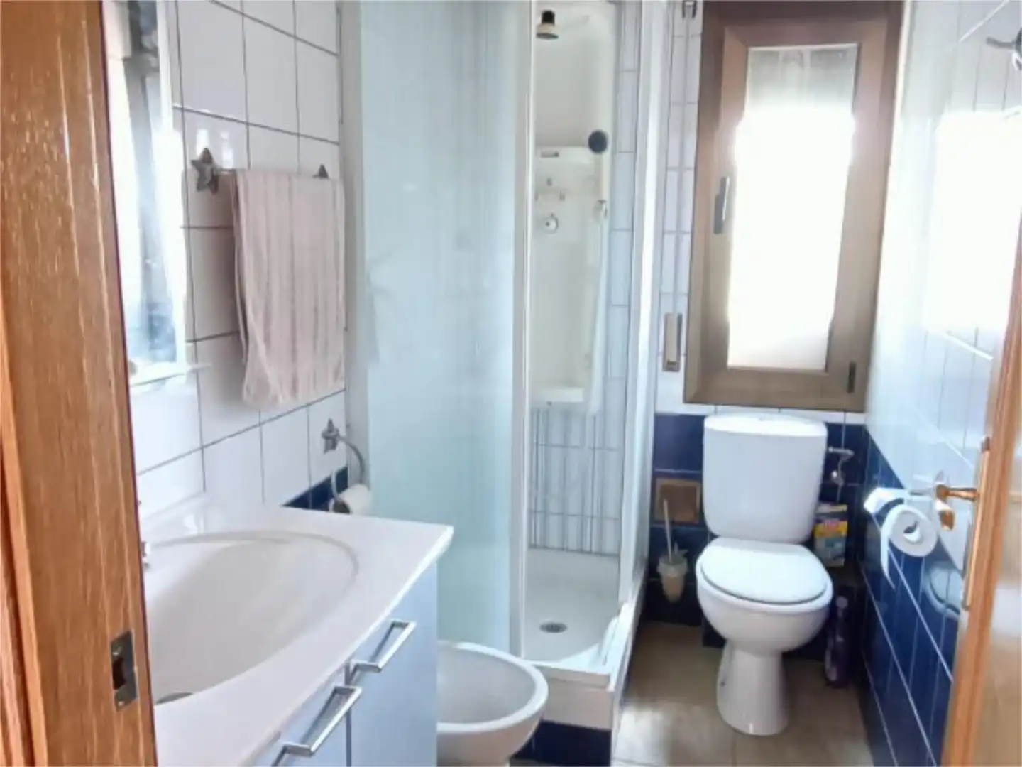 Houses for sale in Carrer Puig Vicenç, 26, Torrelles de Llobregat Bathroom of Houses for sale in Torrelles de Llobregat with Terrace and Balcony