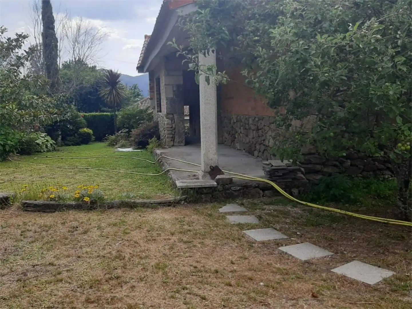 Jardí de Casa o xalet en venda en Crecente amb Jardí privat, Traster i Moblat