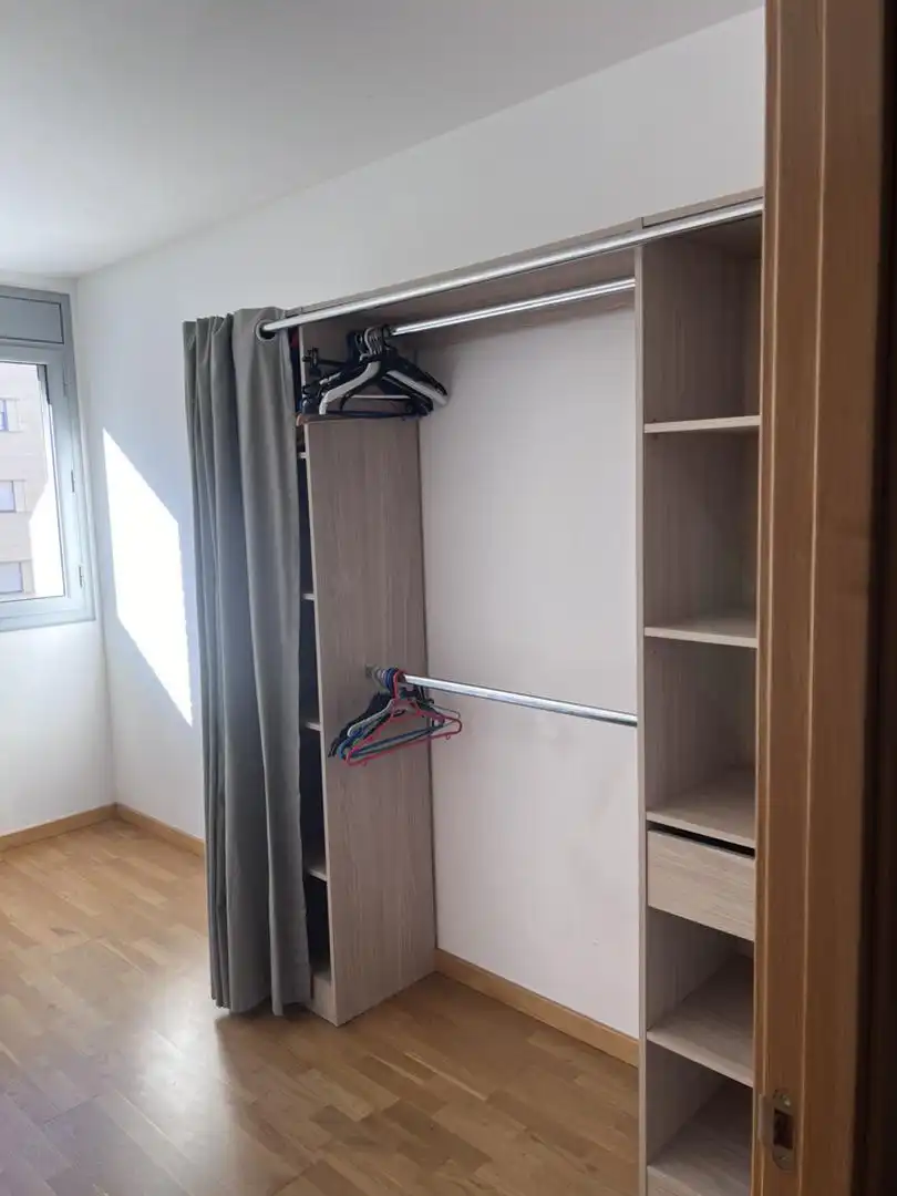 Room in Plaça de Marià Manent, 8, Migjorn