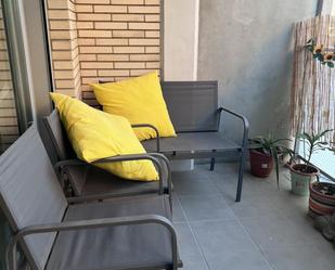 Terrassa de Pis per a compartir en Reus amb Piscina i Balcó