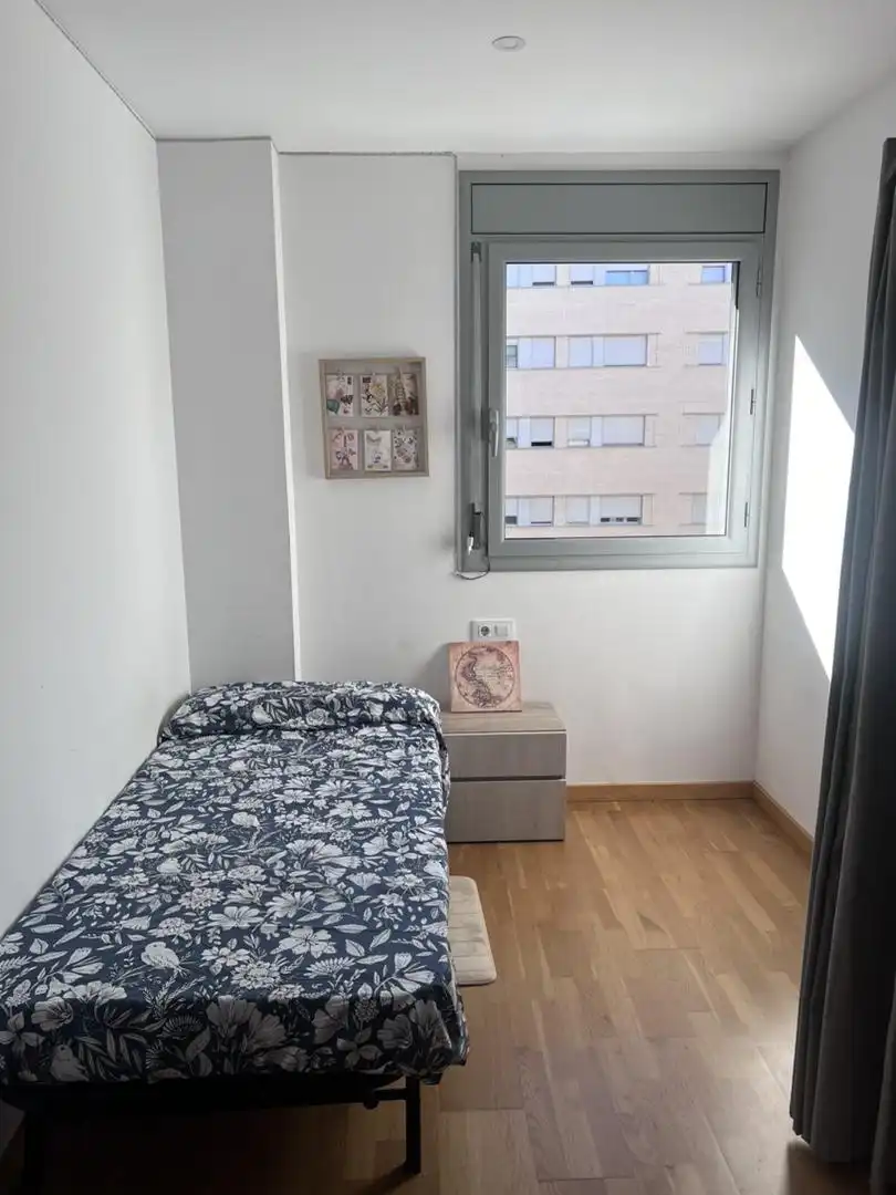 Room in Plaça de Marià Manent, 8, Migjorn
