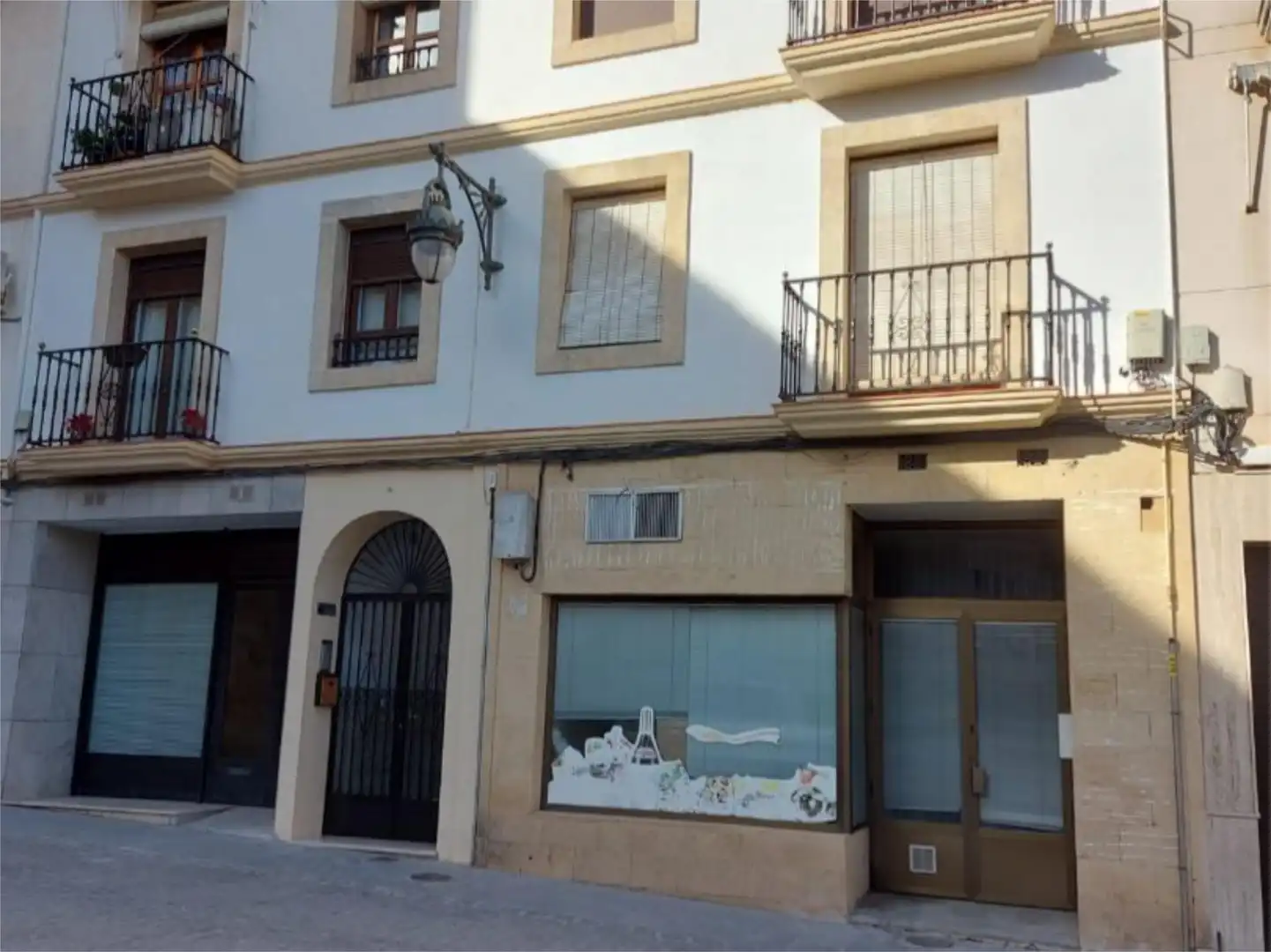 Vista exterior de Local de alquiler en Alcalá la Real