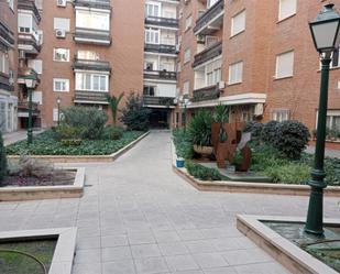 Exterior view of Flat for sale in  Madrid Capital  with Terrace and Balcony