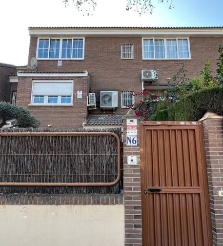 Casa adosada en Venta en Calle del Olimpo, 11A en Albufereta