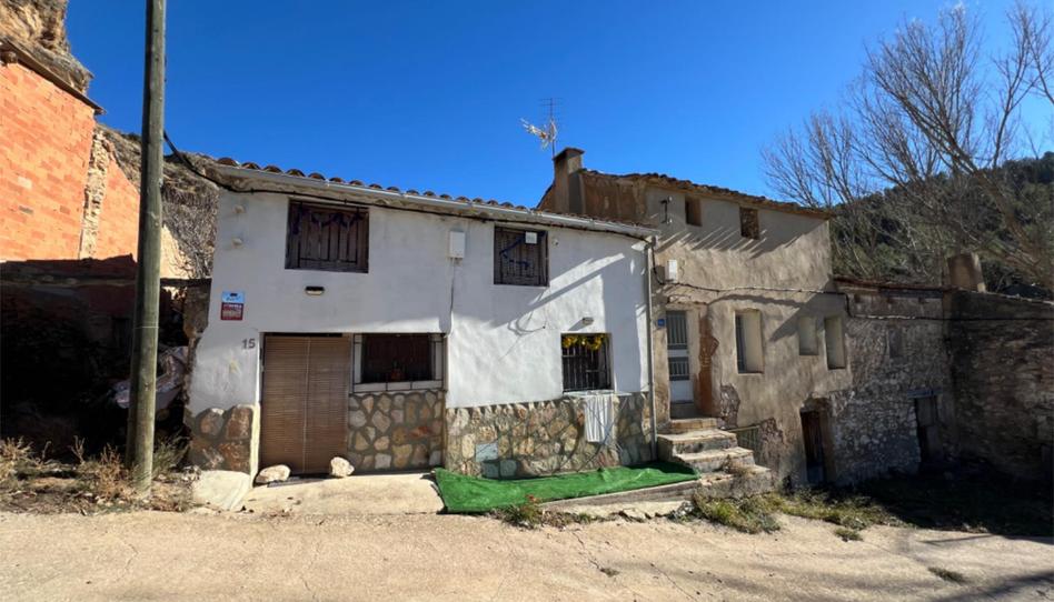 Foto 1 de Casa adosada en venda a Plaza de Los Toros, 10, Narboneta, Cuenca