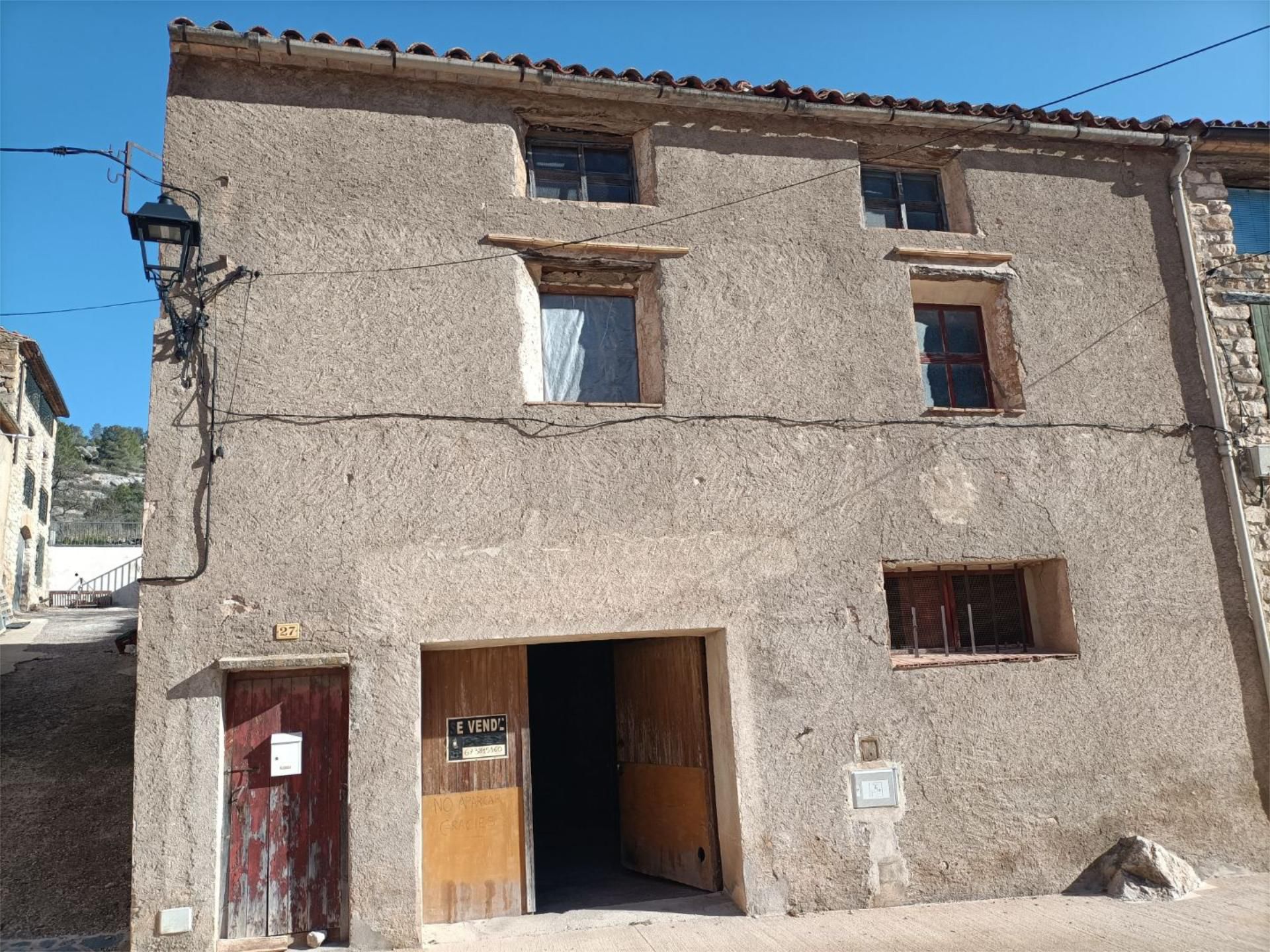 Vista exterior de Casa adosada en venda en Prat de Comte amb Traster