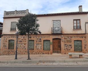 Exterior view of Single-family semi-detached for sale in Los Yébenes  with Terrace and Balcony