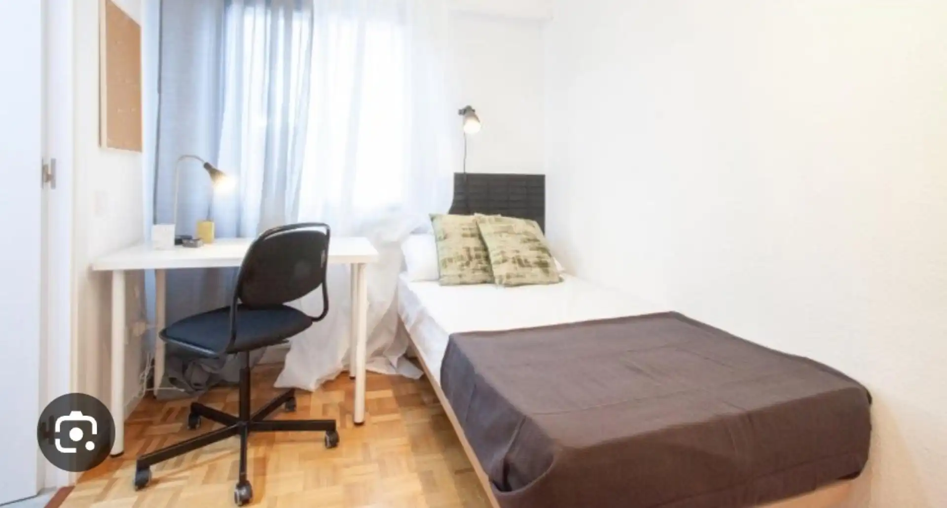Room in Calle Virgen de Gracia, 3, Centro