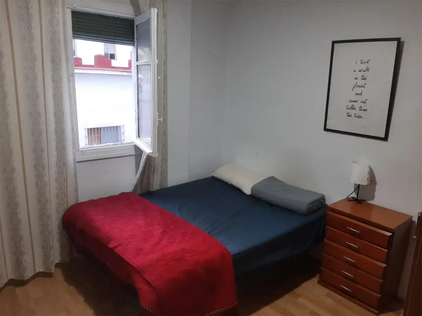Room in Calle Virgen de Gracia, 3, Centro