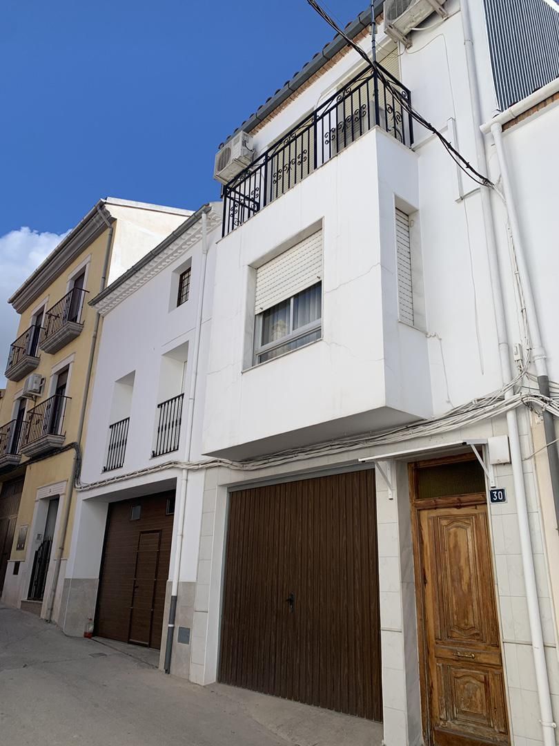 Vista exterior de Casa adosada en venda en Villanueva del Arzobispo amb Aire condicionat, Calefacció i Terrassa