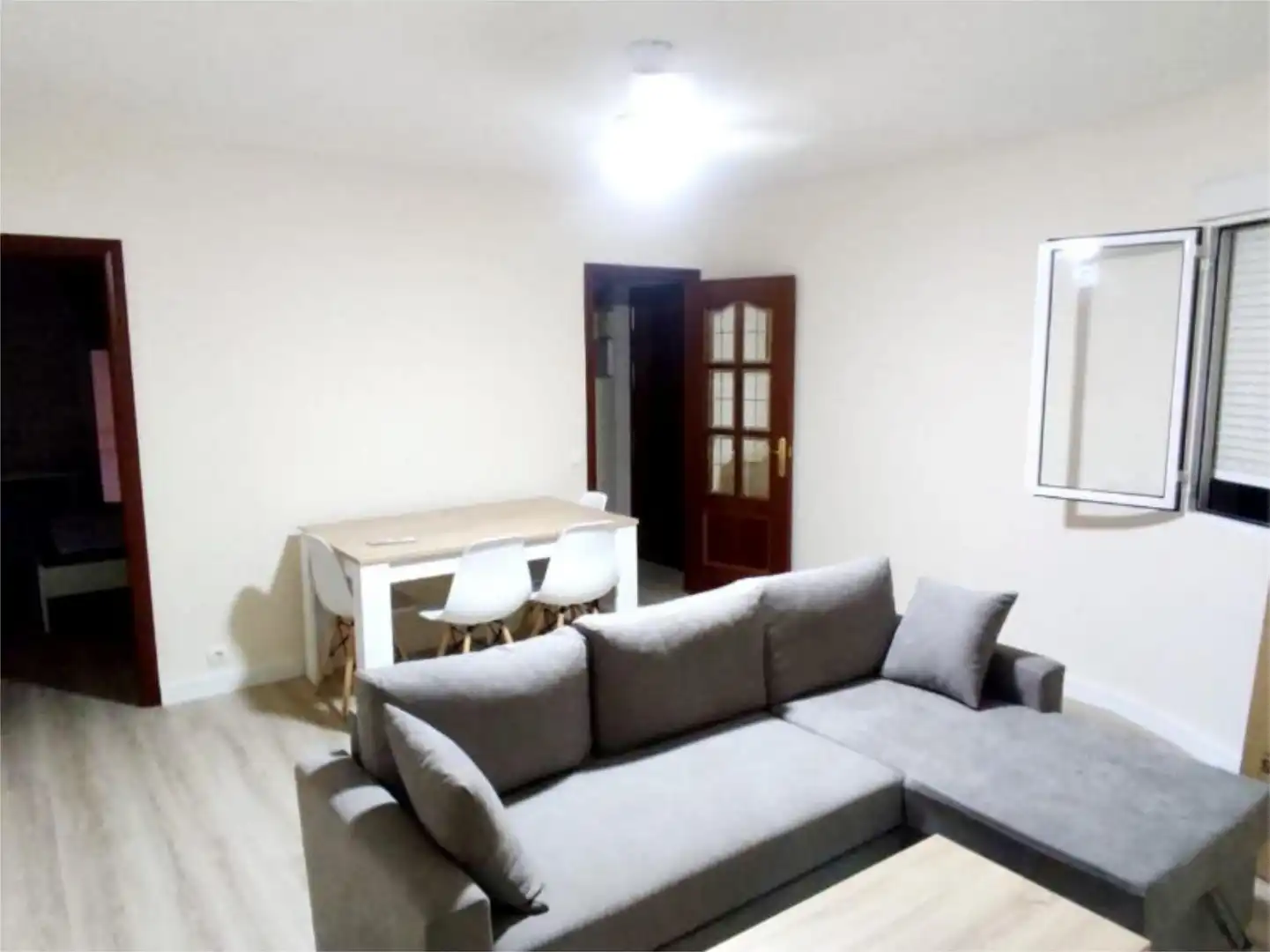 Habitación en Calle Infanta Doña María, 54, Ciudad Jardín - Zoco Sala de estar de Piso para compartir en Córdoba con Aire acondicionado, Calefacción y Parquet