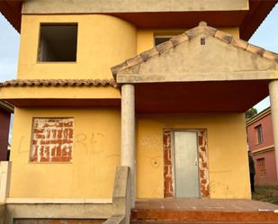 Vista exterior de Casa o xalet en venda en Montserrat amb Jardí privat, Terrassa i Balcó