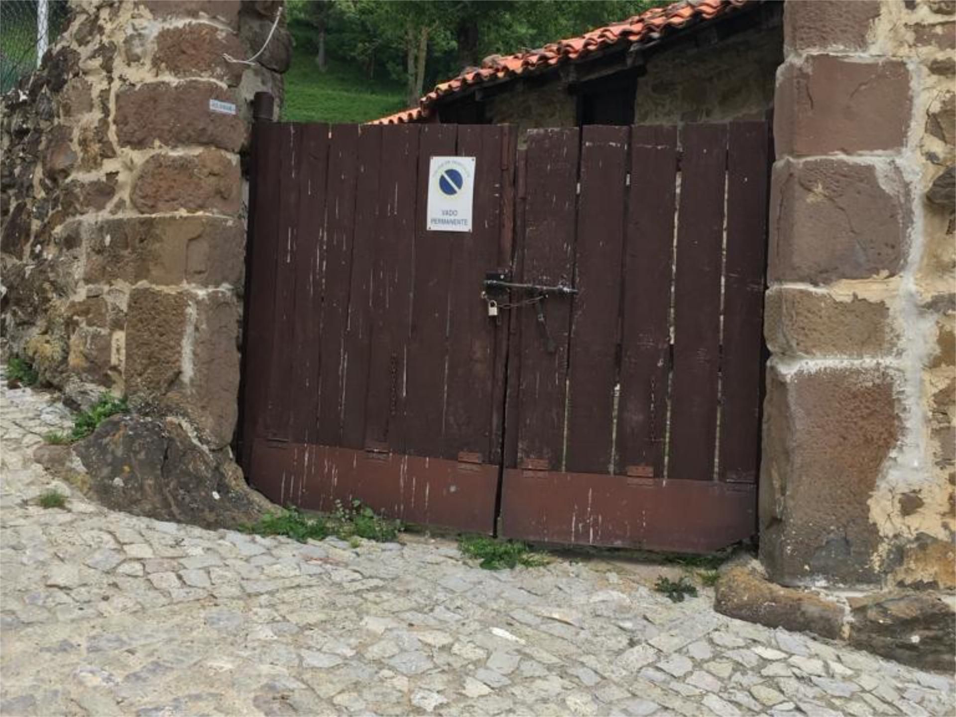 Parking of Land for sale in Polaciones