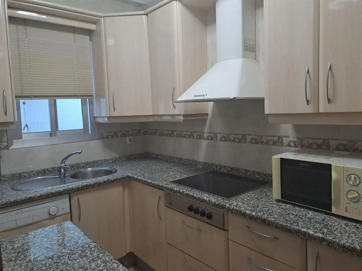 Piso en venta en Calle Manuel Rodríguez Alonso, 7, Triana Este Cocina de Piso en venta en Sevilla con Aire acondicionado, Terraza y Trastero
