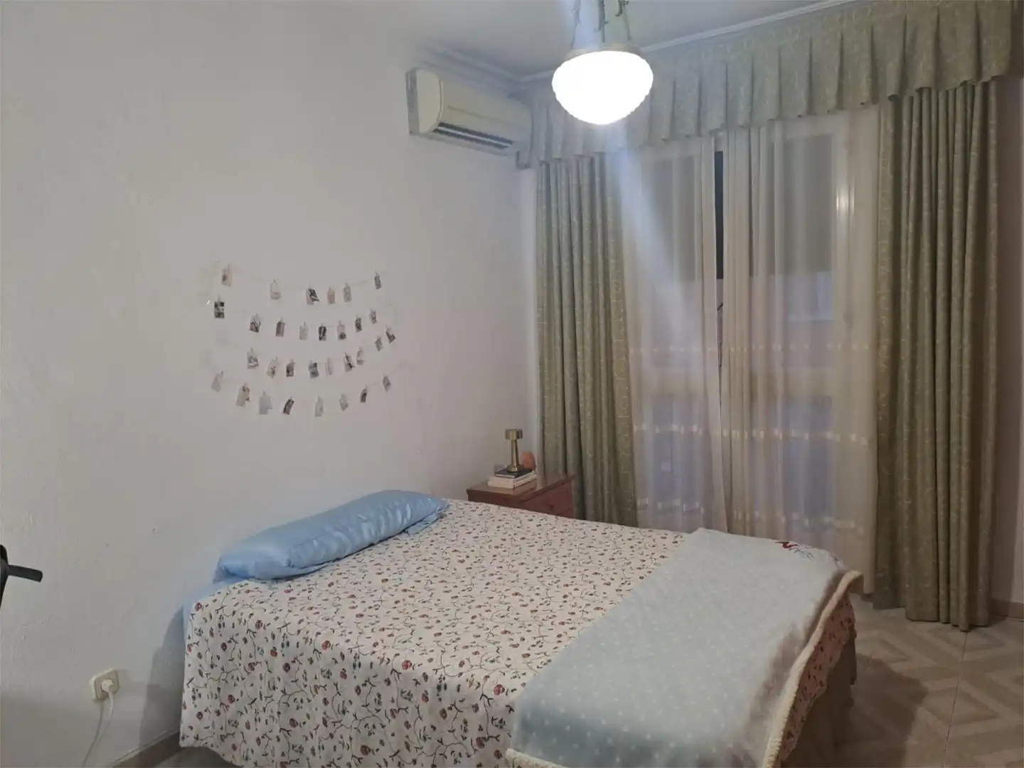Piso en venta en Calle Manuel Rodríguez Alonso, 7, Triana Este Habitación de Piso en venta en Sevilla con Aire acondicionado, Terraza y Trastero