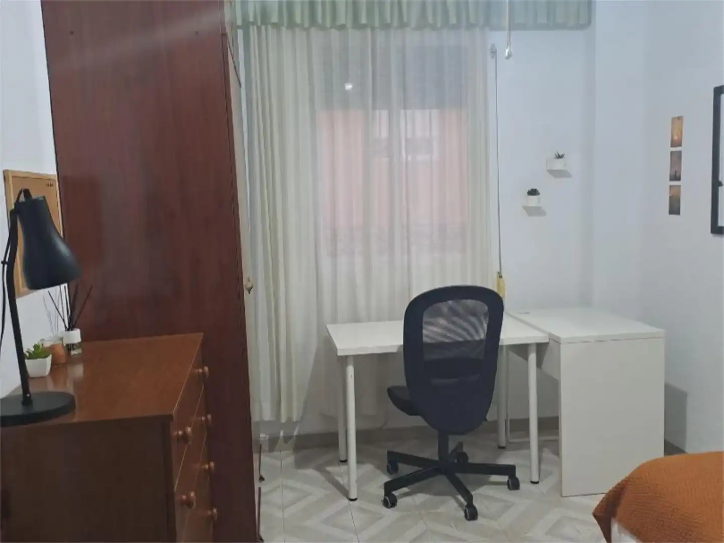 Piso en venta en Calle Manuel Rodríguez Alonso, 7, Triana Este Habitación de Piso en venta en Sevilla con Aire acondicionado, Terraza y Trastero