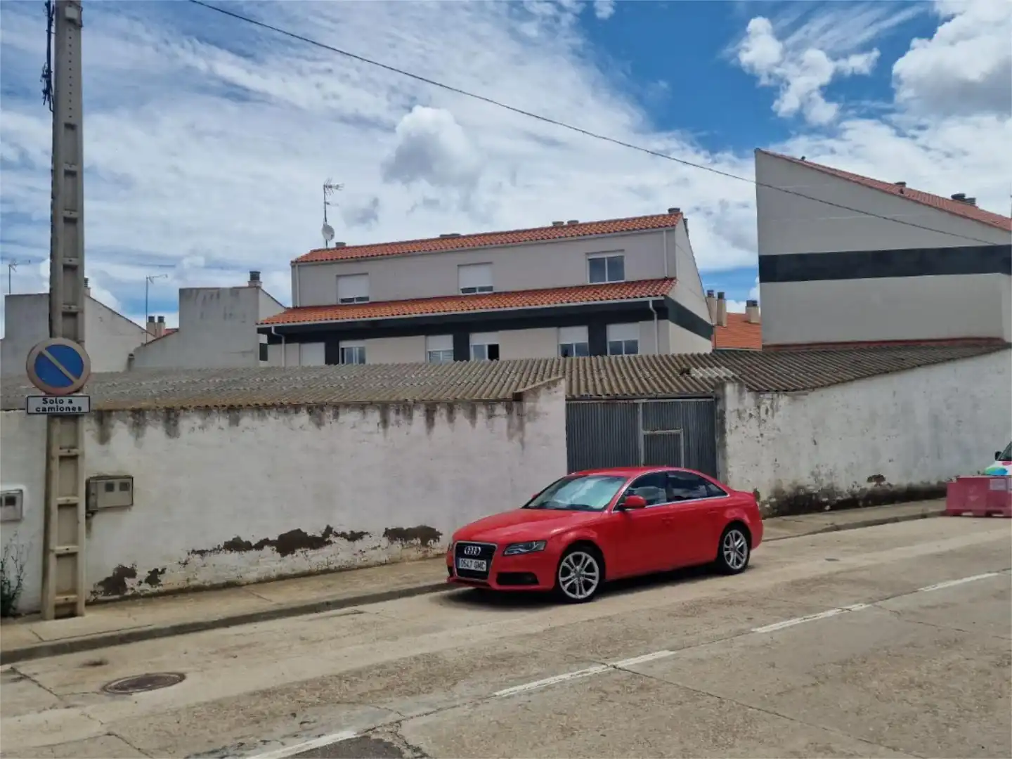 Vista exterior de Planta baja en venta en Monfarracinos
