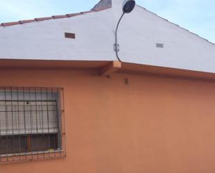 Vista exterior de Casa o xalet en venda en Alicante / Alacant amb Aire condicionat i Piscina