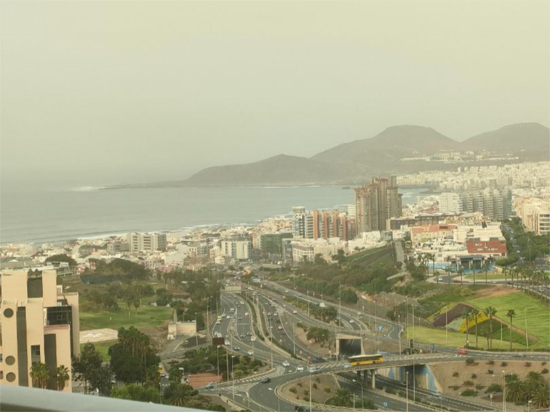 Vista exterior de Pis en venda en Las Palmas de Gran Canaria amb Terrassa, Piscina i Aparcament comunitari