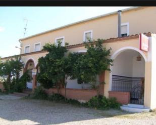 Vista exterior de Casa o xalet en venda en Santa Amalia amb Terrassa