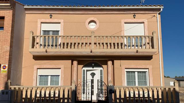 Casa adosada en Venta en Calle Mejorada, 45 en Alpera