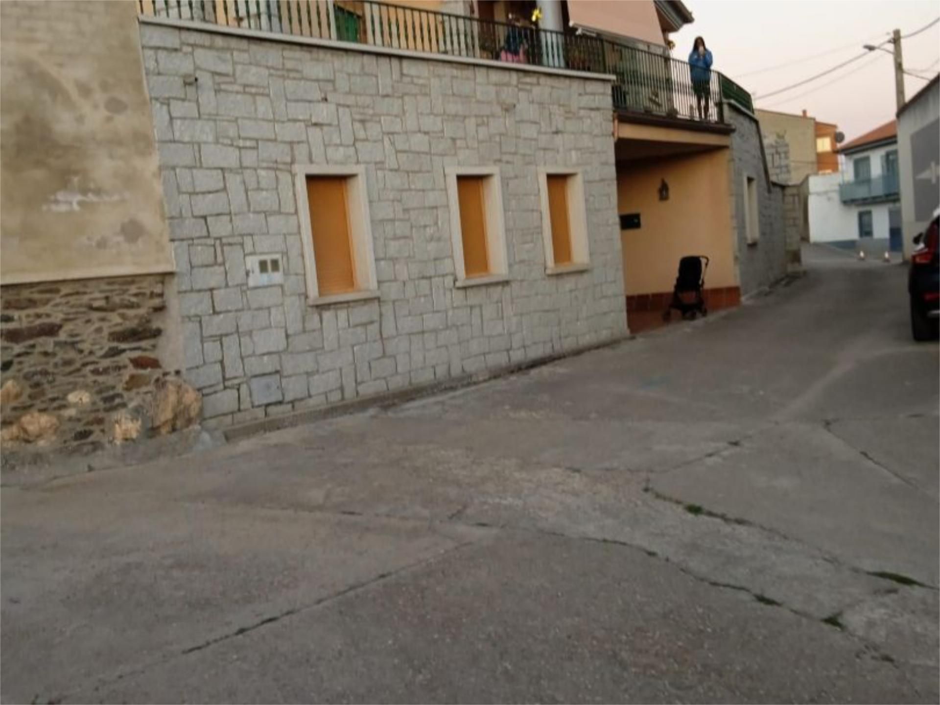 Vista exterior de Pis en venda en Carbajales de Alba amb Calefacció, Jardí privat i Terrassa