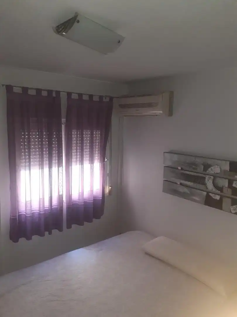 Schlafzimmer von Wohnung zur untervermieten in Murcia mit Klimaanlage, Heizung und Terrasse