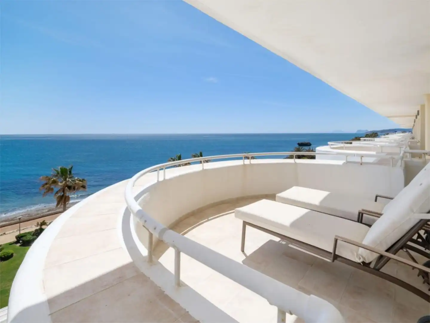 Dúplex en venda a N-340, Buenas Noches Terrassa de Dúplex en venda en Estepona amb Aire condicionat, Calefacció i Jardí privat