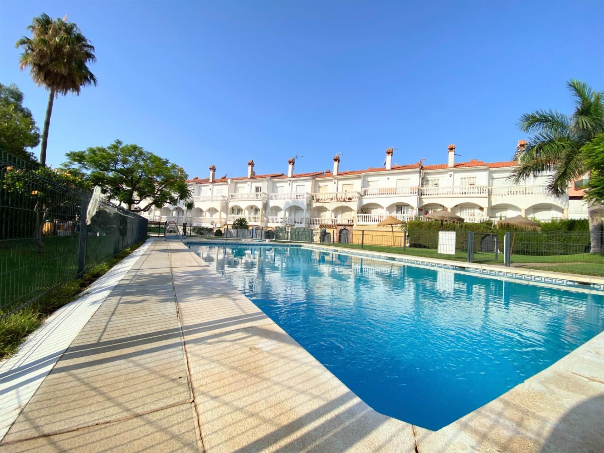 Swimming pool of Single-family semi-detached for sale in Benalmádena  with Terrace, Swimming Pool and Balcony