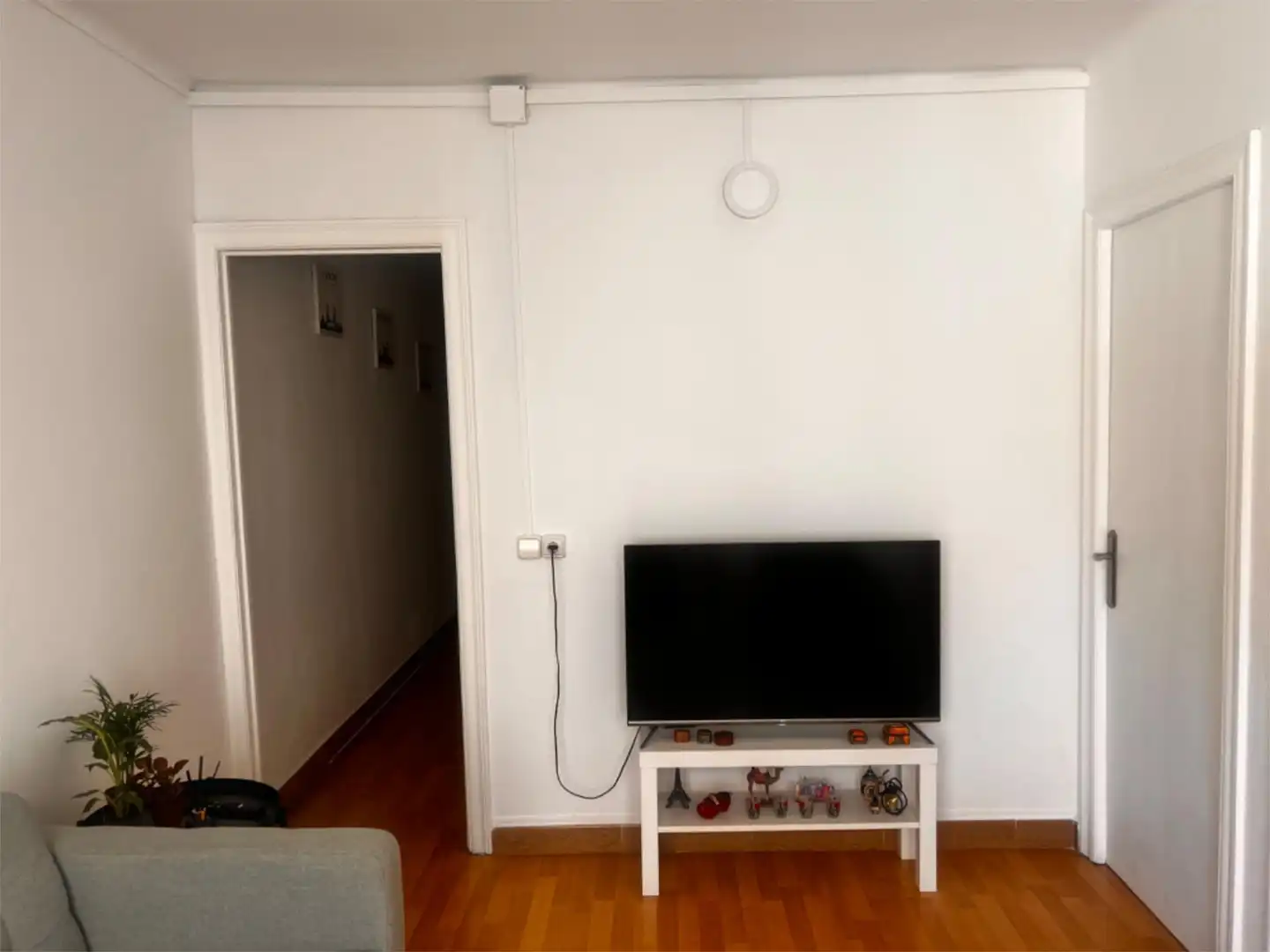 Room in Carrer Horitzontal, 19, Porta Living room of Flat for share in Barcelona with Heating, Parquet flooring and Furnished